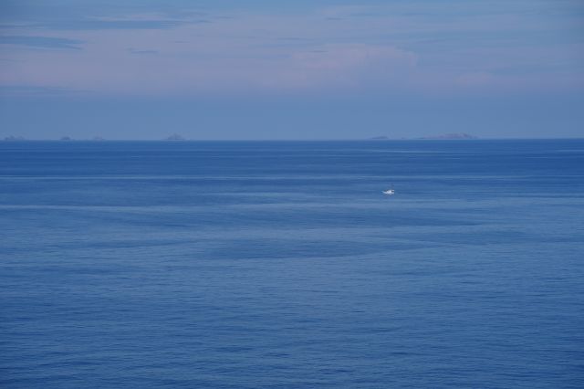 遠くの島々。