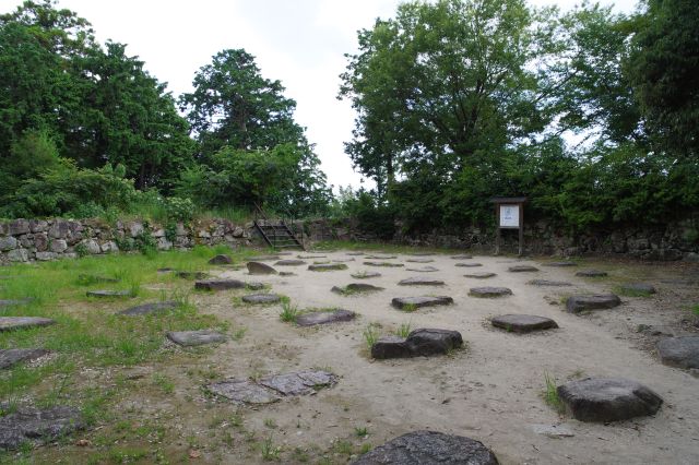 安土城２（本丸、天主台跡）の写真ページ