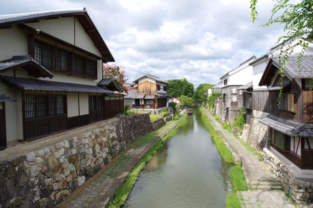 白雲橋から東側を望む。とても風情な美しい情景です。