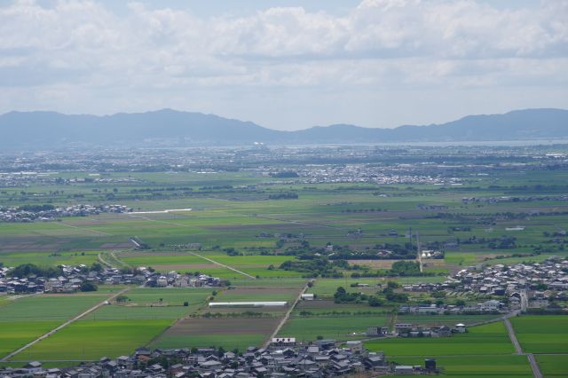 大津市方面、徐々に大きな建物が見えてきます。