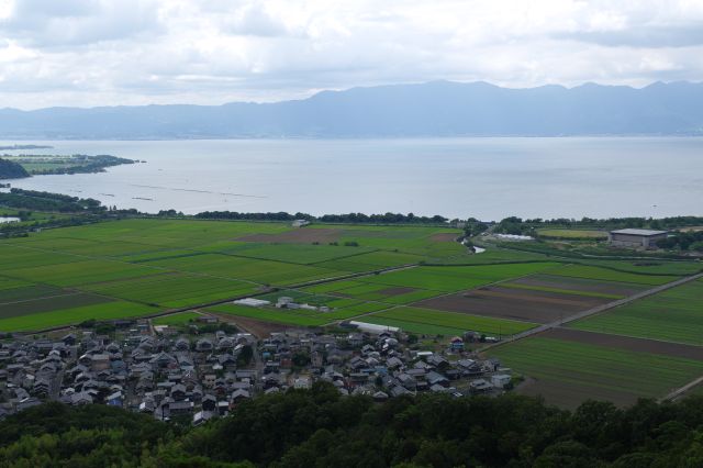 琵琶湖が近くに見える場所です。