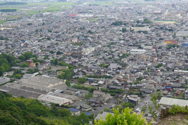 麓は近江八幡の伝統的な町並みがある地域。