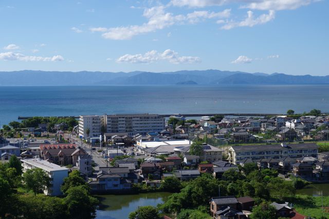 天守より琵琶湖が少し近くなりました。