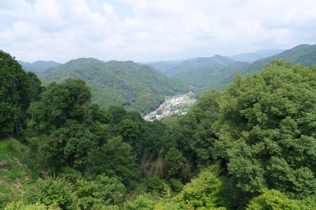 眺望が良いです。東側の山奥方面。