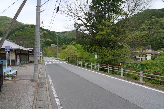 足尾橋バス停付近
