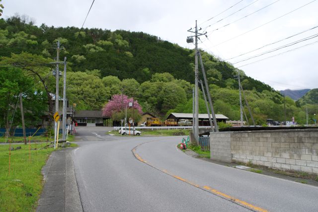 突き当りにレトロな駅舎の足尾駅があります。ここまで体感と展示で足尾の今と昔を感じられました。