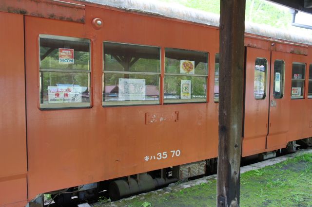 貴重な車両を間近で見られます。