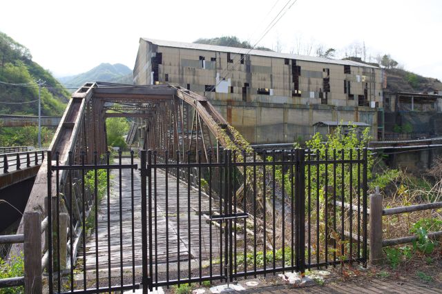 再びロータリー側へ、古河は柵があり立ち入り禁止。