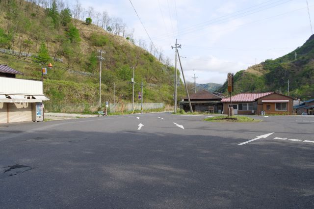 赤倉のロータリーへ。