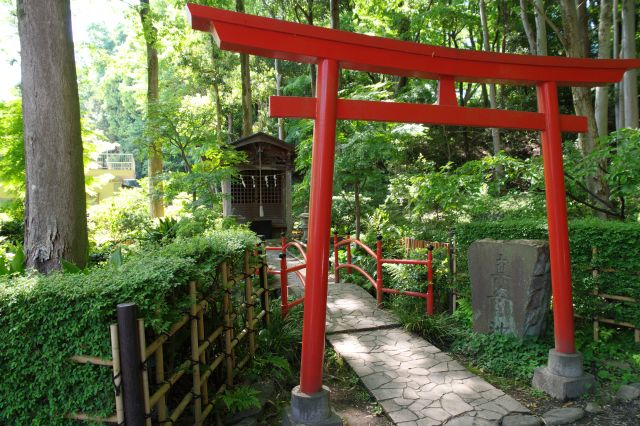 真姿弁財天へ。