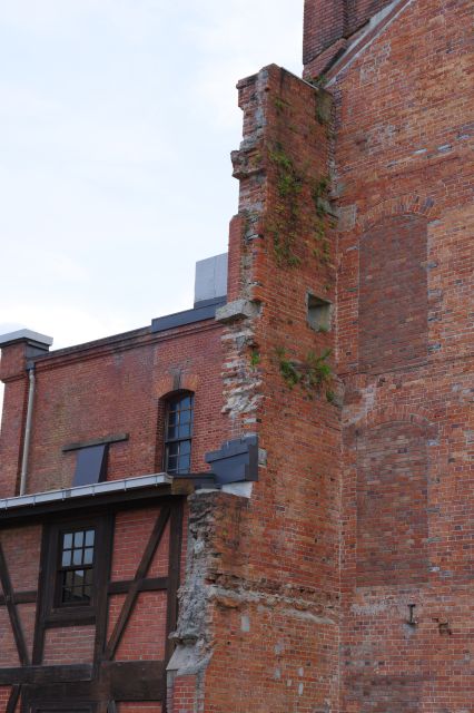 欠けたレンガ部分。