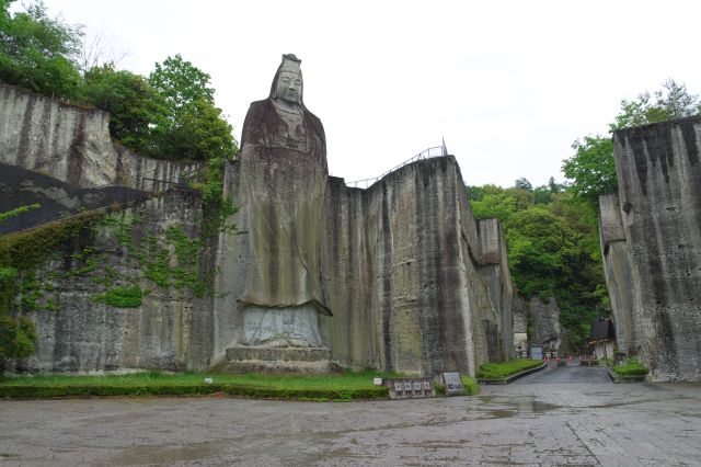 平和観音の写真ページ