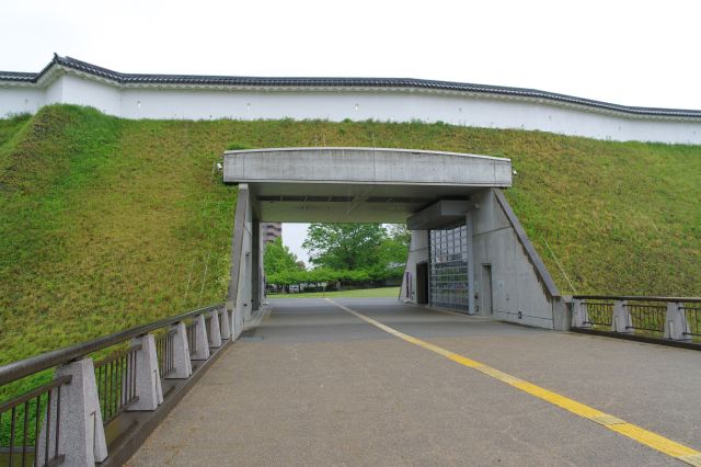 公園として整備されたための構造。