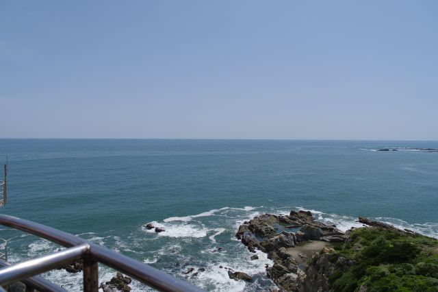 どこまでも続く海と水平線。