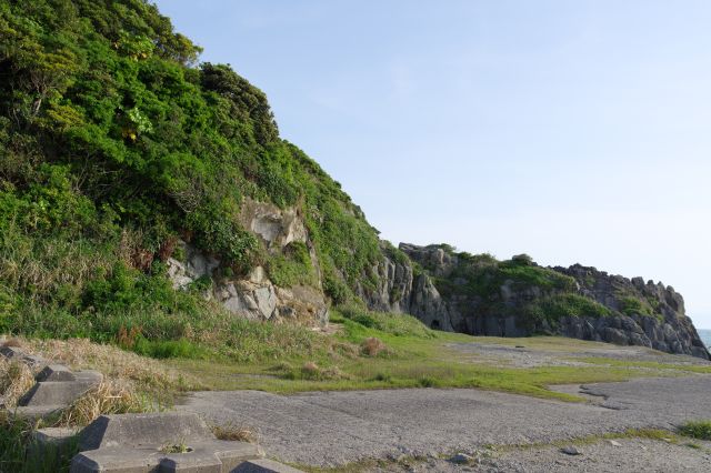 千葉県最古の地層を感じられる場所です。