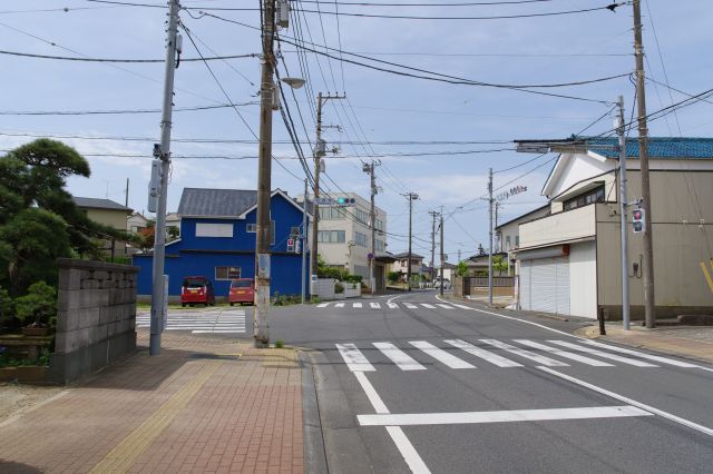 のどかな町並みが続きます。