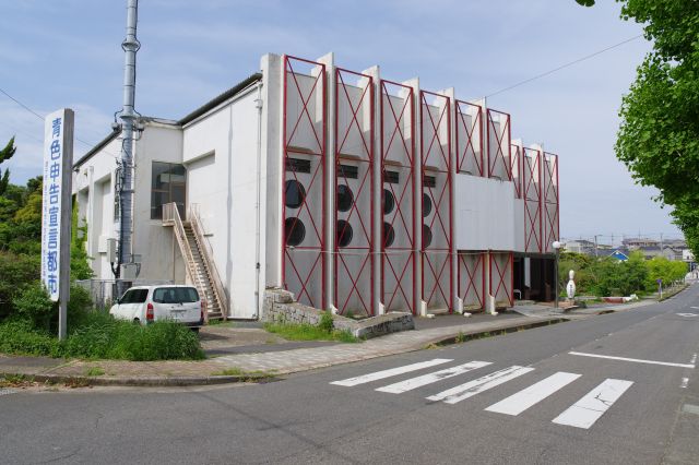 周辺には市の体育館や野球場等も。