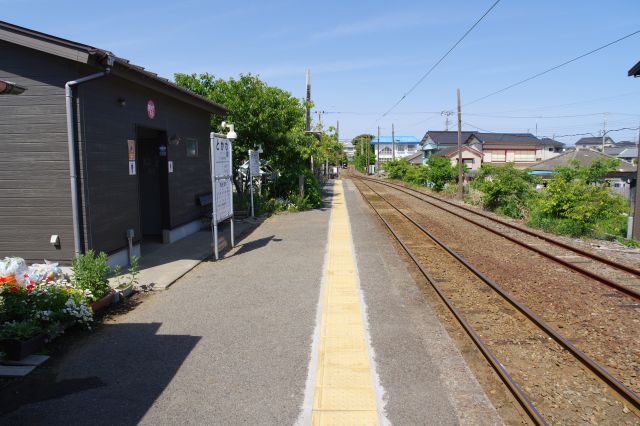 トイレ棟は比較的新しい造り。