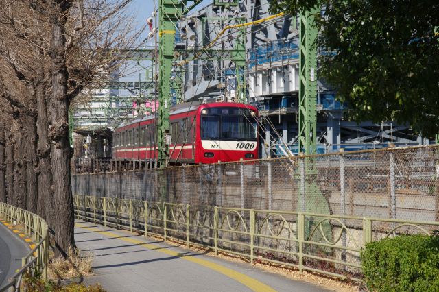 駅付近をズーム。これらの風景もいずれ見られなくなります。